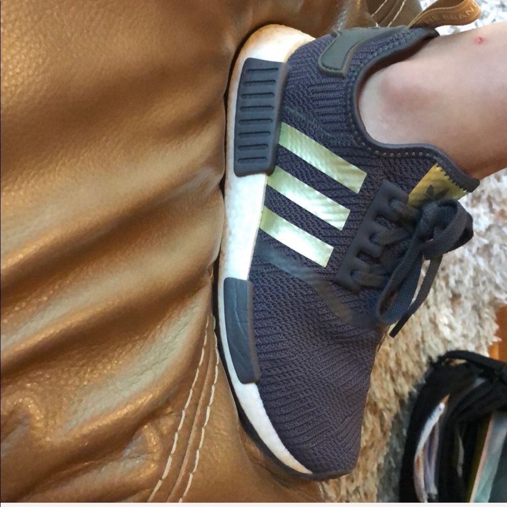 Women’s nmd Adidas r1 shoes